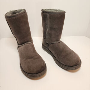 UGG Classic Short Black Gray Sheepskin Boots Women's SZ 6